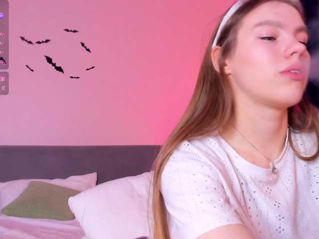 St1Ormy live cam on BongaCams
