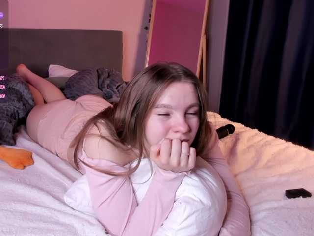 St1Ormy live cam on BongaCams