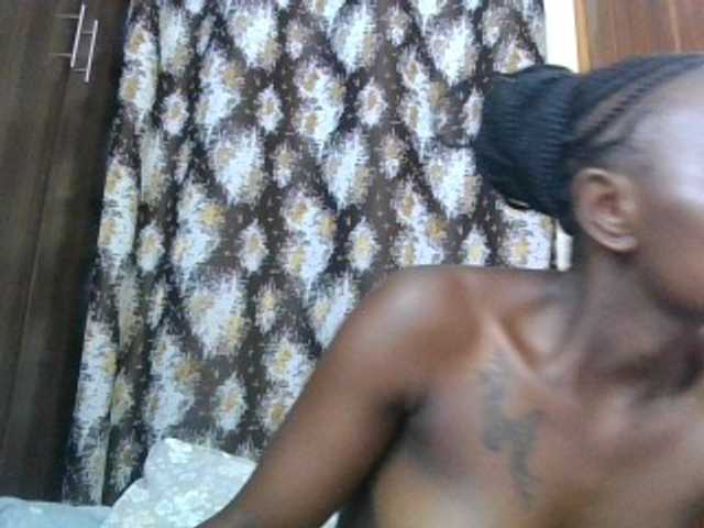 Ebonylayler live cam on BongaCams