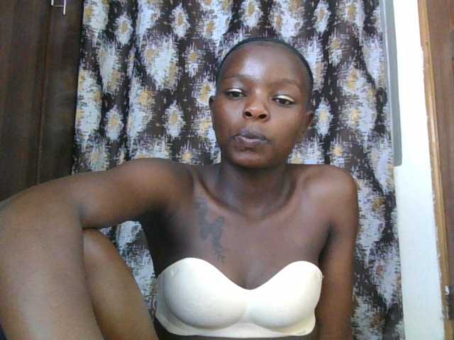 Ebonylayler live cam on BongaCams
