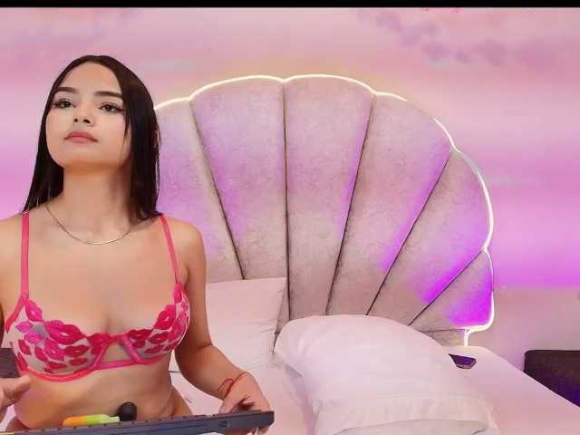 EllieAndMolly live cam on BongaCams