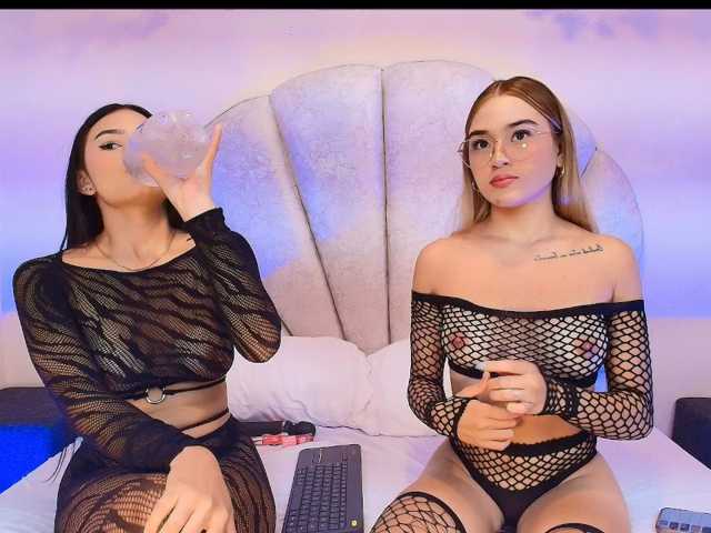 EllieAndMolly live cam on BongaCams