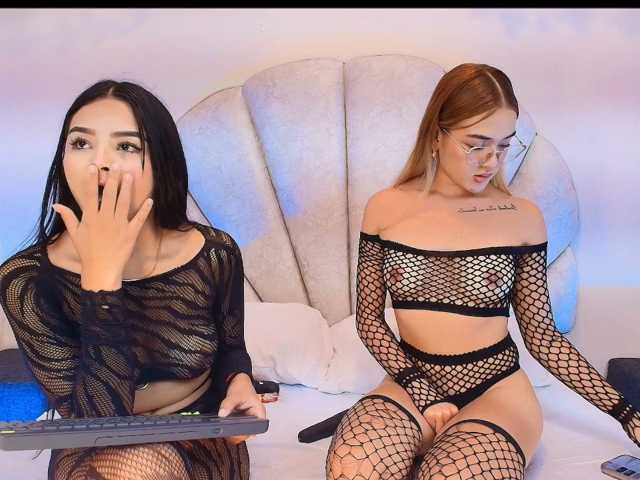 EllieAndMolly live cam on BongaCams