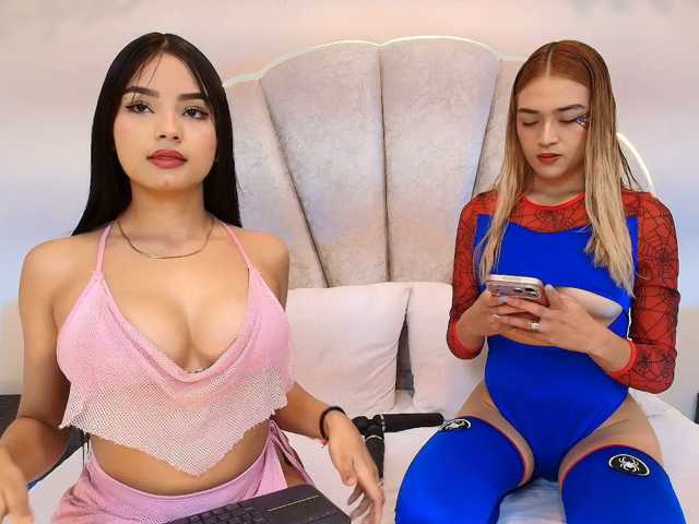 EllieAndMolly live cam on BongaCams