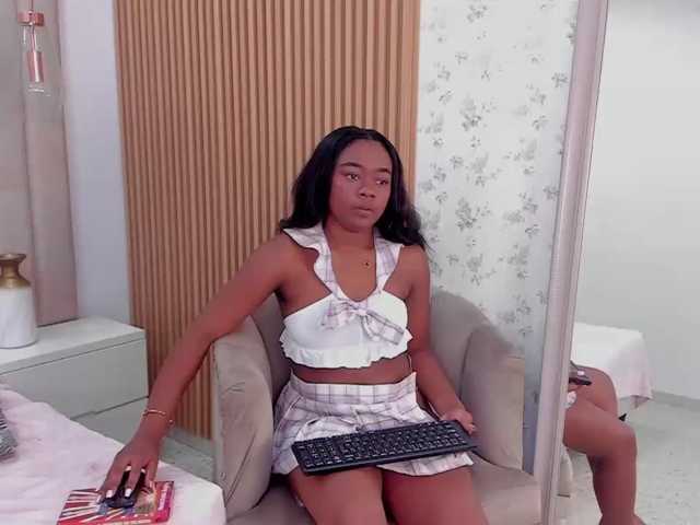 GrasyBenty live cam on BongaCams
