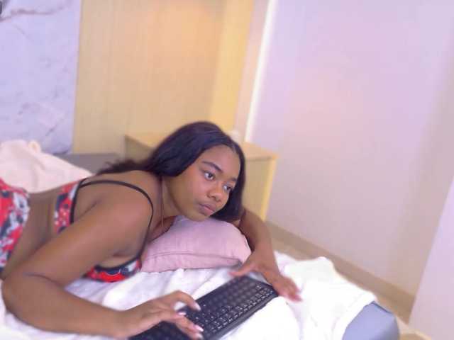 GrasyBenty live cam on BongaCams