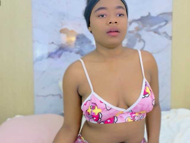 GrasyBenty live cam on BongaCams