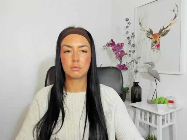 LauraCharm live cam on BongaCams