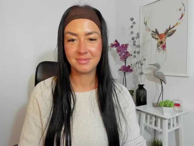 LauraCharm live cam on BongaCams