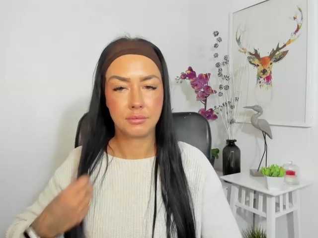 LauraCharm live cam on BongaCams