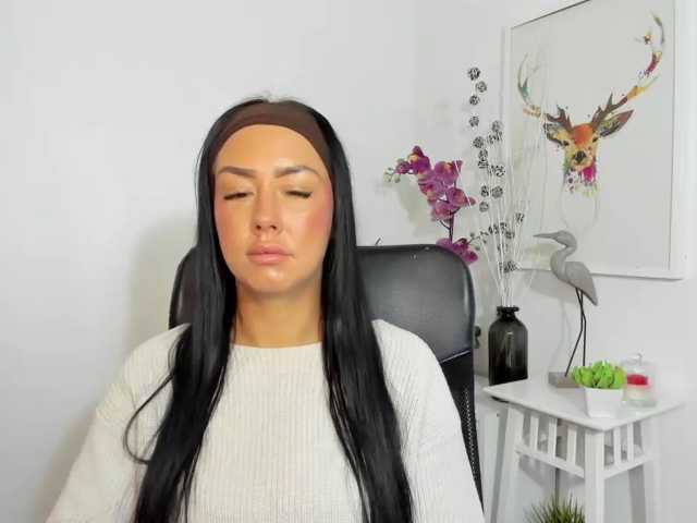 LauraCharm live cam on BongaCams