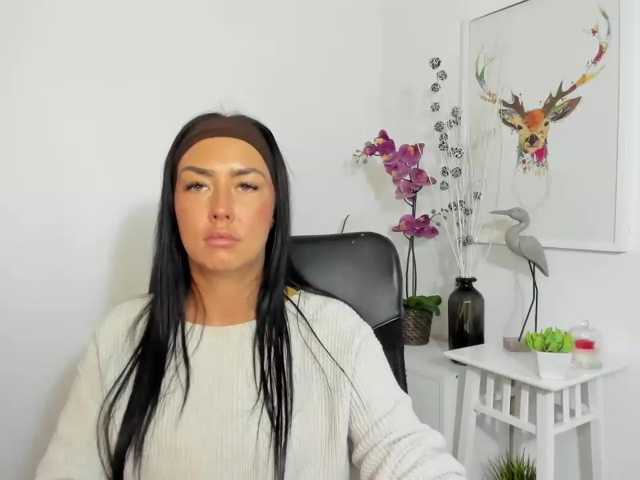 LauraCharm live cam on BongaCams