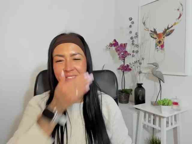LauraCharm LauraCharm