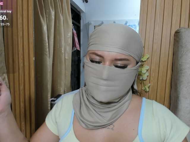 le modèle Dhalilaaa est en webcam porno dans un show sur le site bongacams, il possède les tags suivants: Arab,Blonde,Hairy