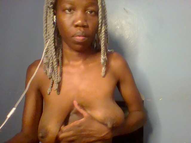 Lovelyboo live cam on BongaCams