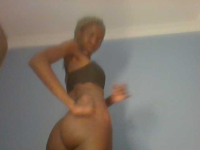Lovelyboo live cam on BongaCams