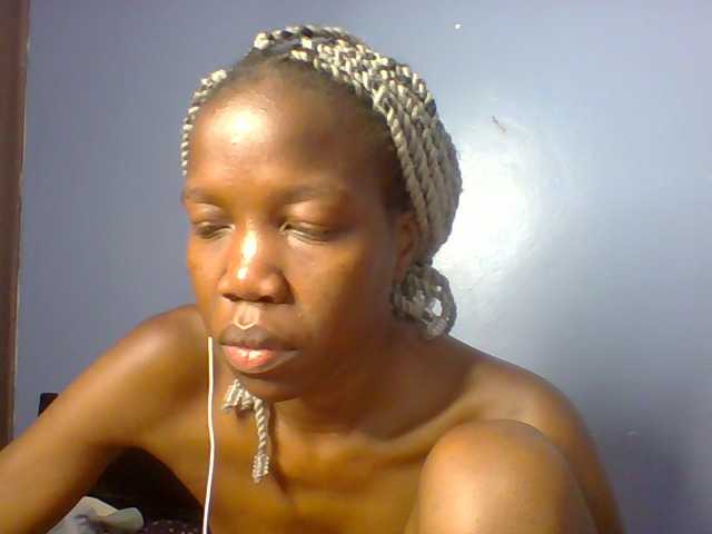 le modèle Lovelyboo est en webcam porno dans un show sur le site bongacams, il possède les tags suivants: Ebony,Blonde,Shaved