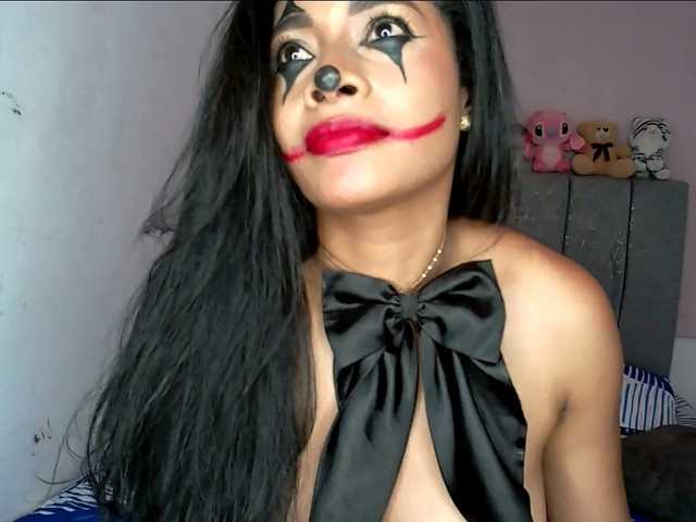 HoneyCinnamon live cam on BongaCams