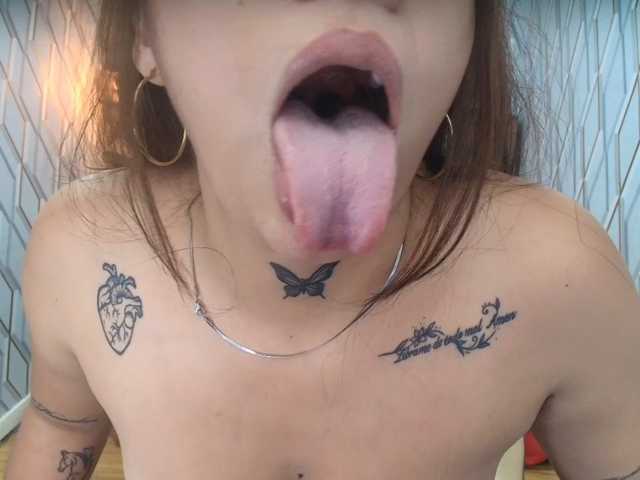 NohemiBlake live cam on BongaCams