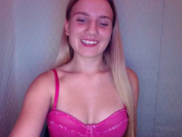 Viktorisagi1 live cam on BongaCams
