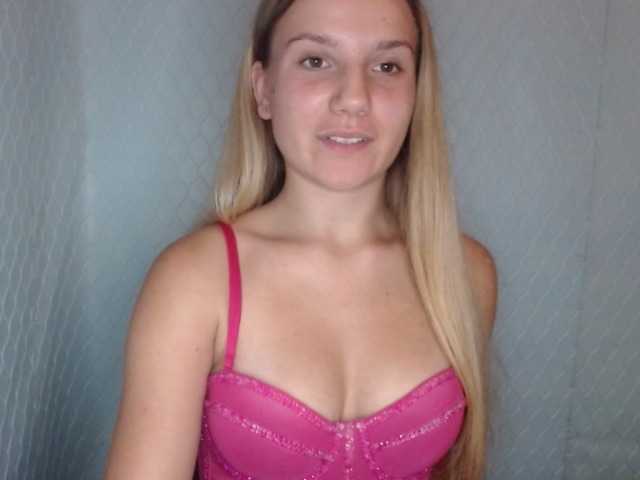 Viktorisagi1 live cam on BongaCams
