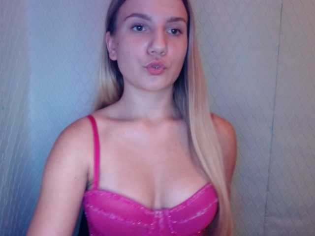 Viktorisagi1 live cam on BongaCams