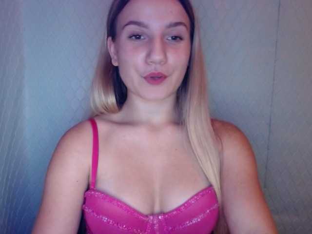Viktorisagi1 live cam on BongaCams