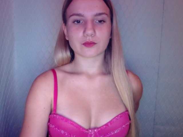 Viktorisagi1 live cam on BongaCams