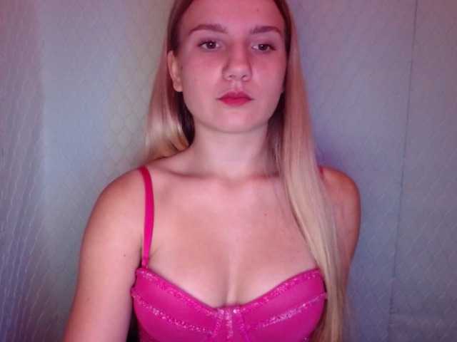 Viktorisagi1 live cam on BongaCams