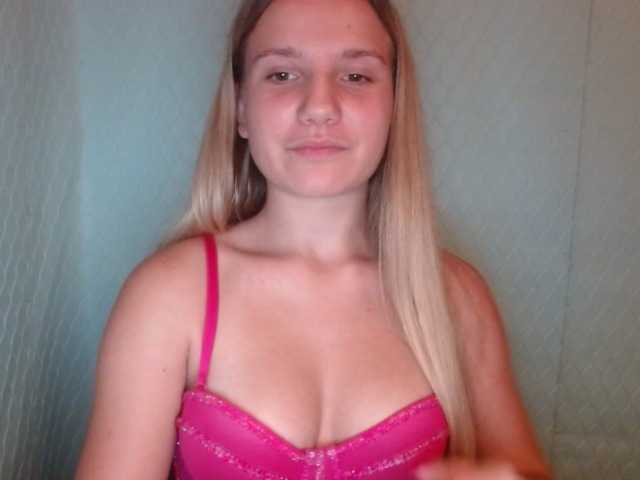 Viktorisagi1 live cam on BongaCams