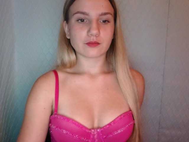 Viktorisagi1 live cam on BongaCams