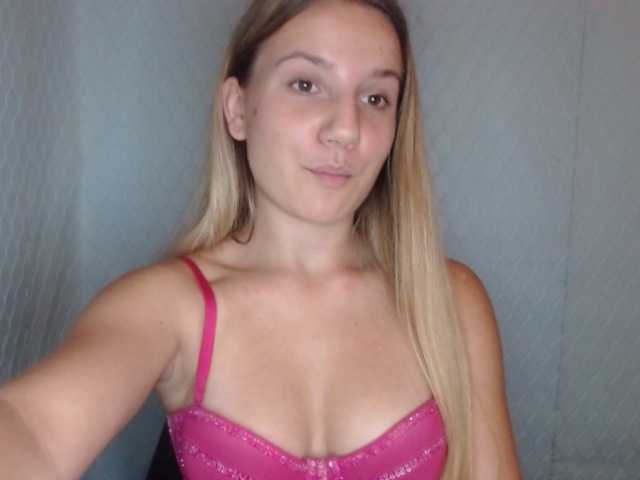 Viktorisagi1 live cam on BongaCams