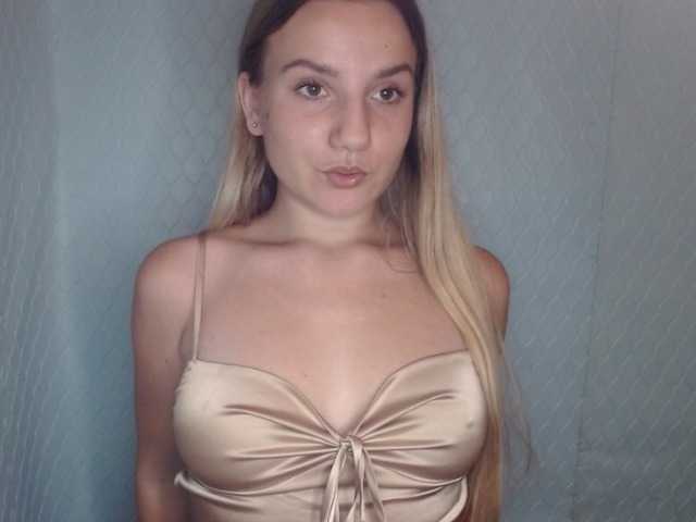 Viktorisagi1 live cam on BongaCams