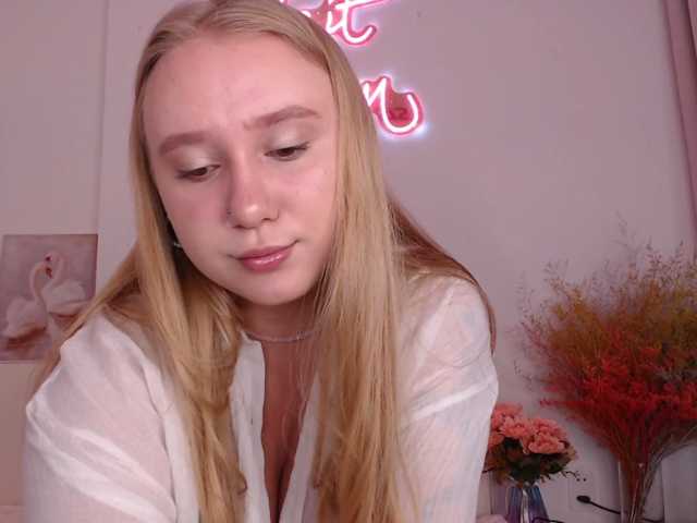 HoneyBblondy live cam on BongaCams