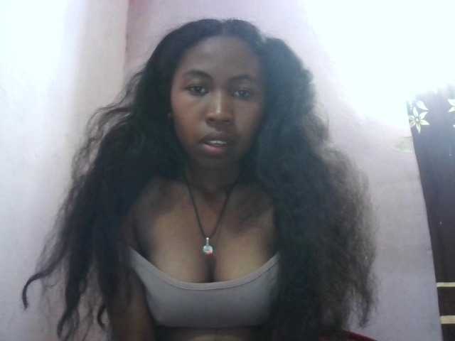 Aisah live cam on BongaCams