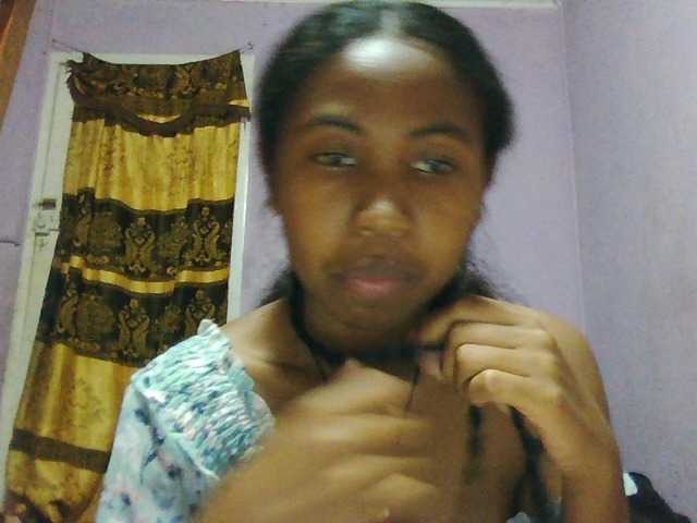 Aisah live cam on BongaCams