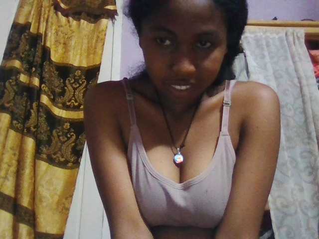 Aisah live cam on BongaCams