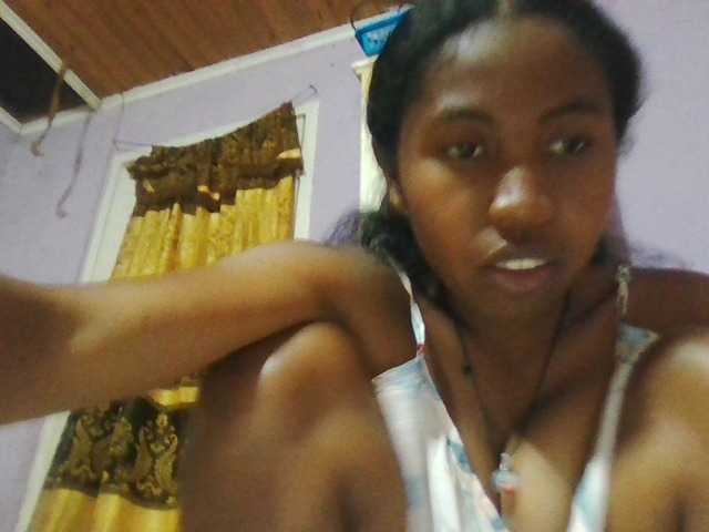 Aisah live cam on BongaCams