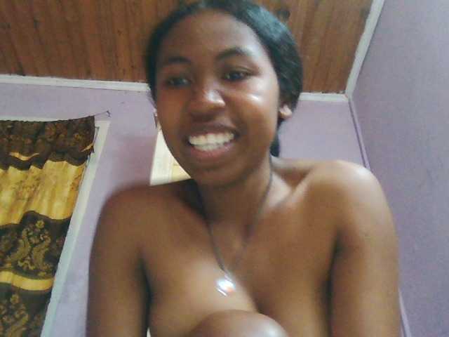 Aisah live cam on BongaCams