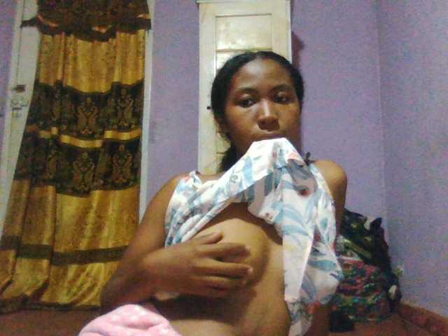 Aisah live cam on BongaCams
