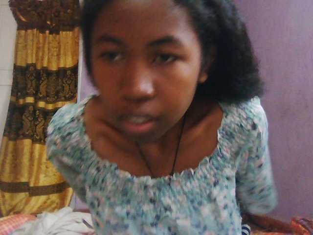 Aisah live cam on BongaCams