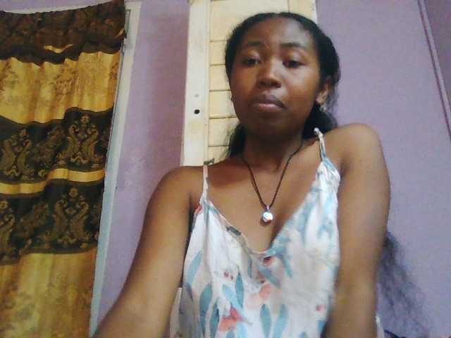 Aisah live cam on BongaCams