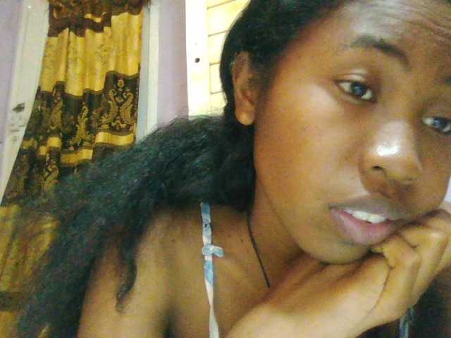 Aisah live cam on BongaCams