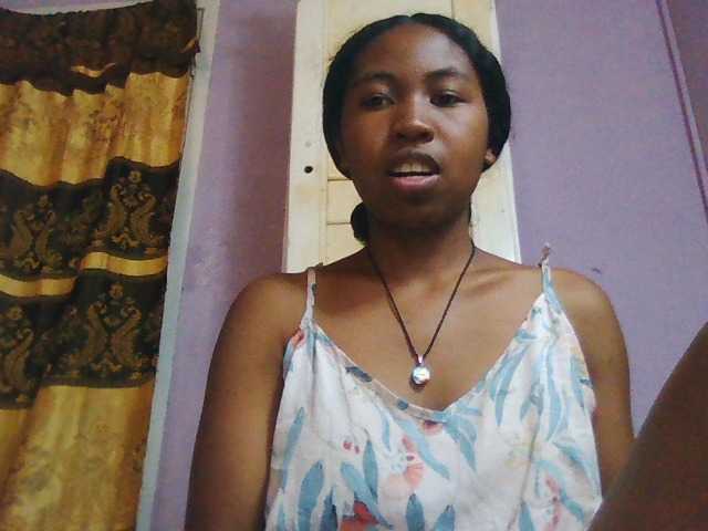 Aisah live cam on BongaCams