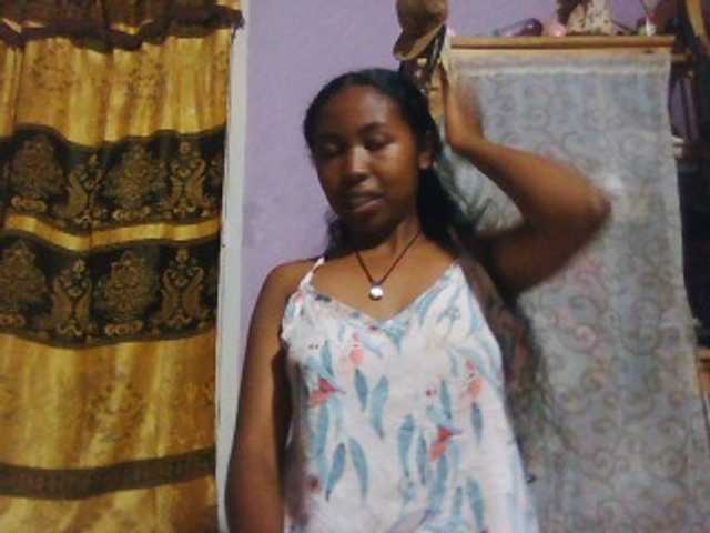 Aisah live cam on BongaCams