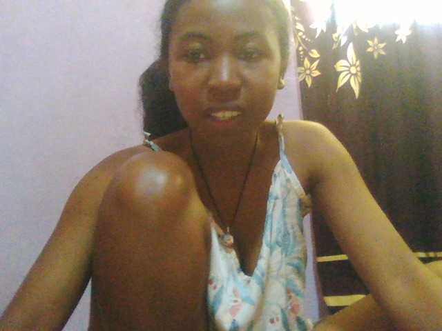 Aisah live cam on BongaCams