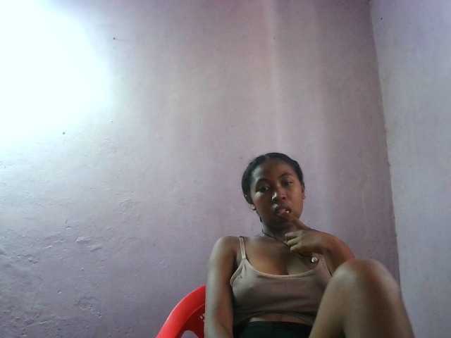 Aisah live cam on BongaCams