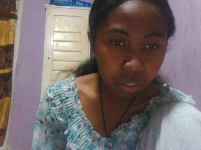 Aisah live cam preview