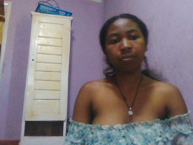 Aisah live cam on BongaCams