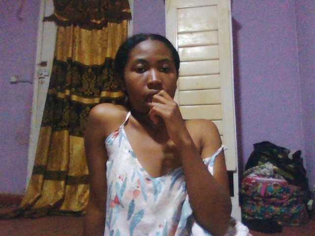 Aisah live cam on BongaCams